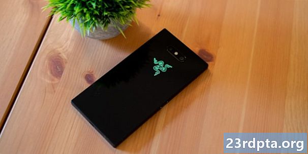 Razer izpilddirektors norāda, ka 5G varētu būt iemesls Razer Phone 3 aizkavēšanai